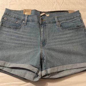 Levi’s short denim women size 18 brand new with tags
